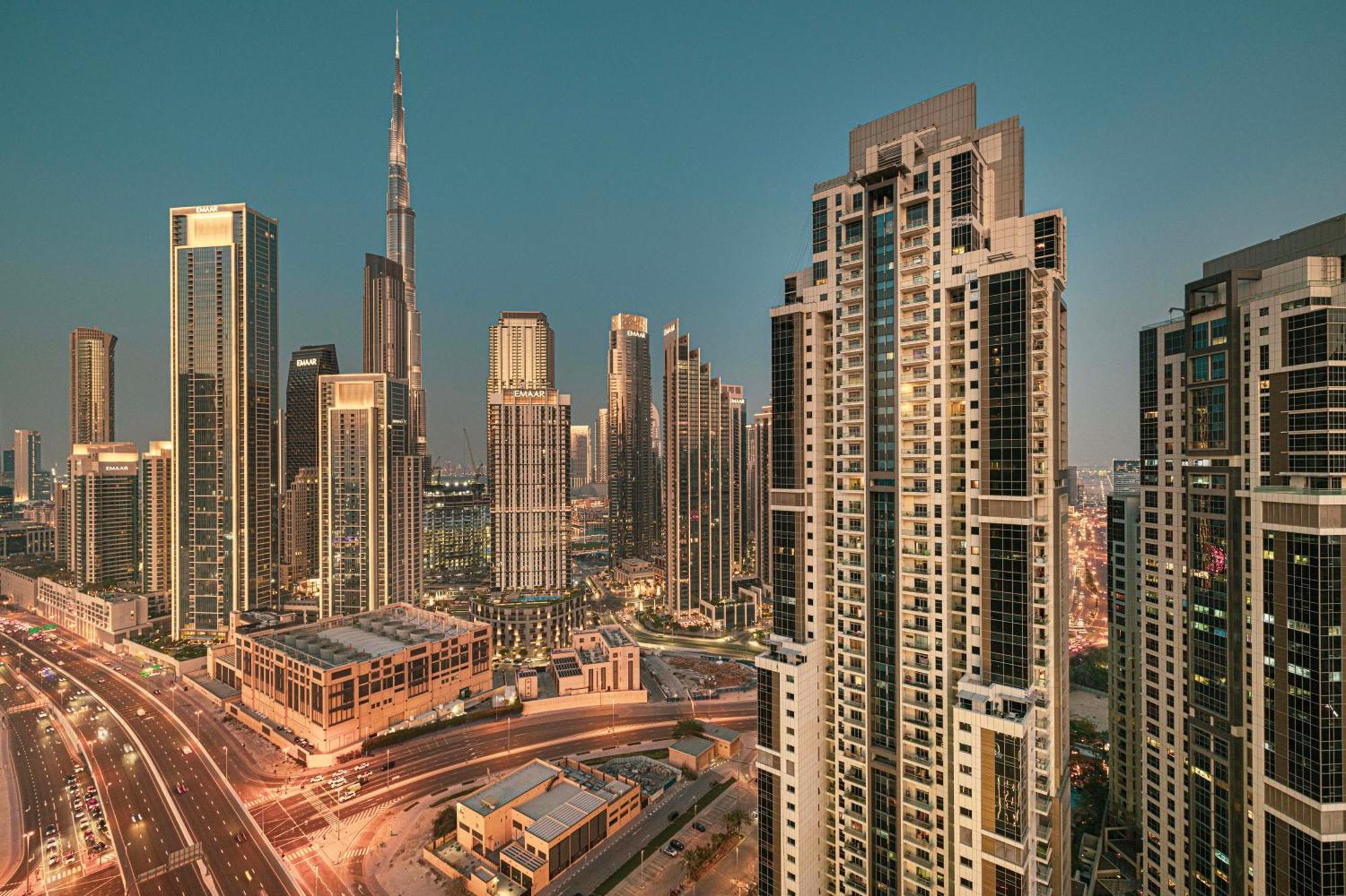 Infinity Pool & Burj Khalifa View L Luxe Paramount 迪拜 外观 照片
