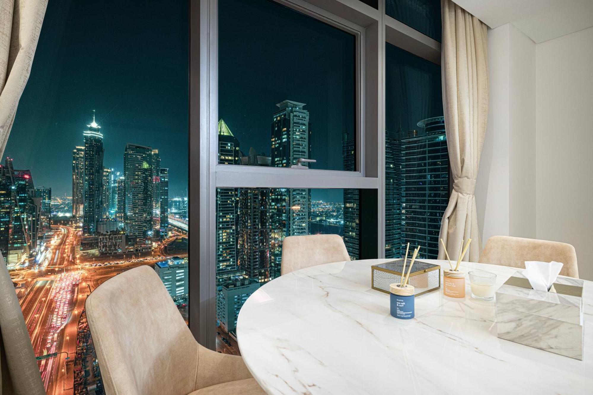 Infinity Pool & Burj Khalifa View L Luxe Paramount 迪拜 外观 照片