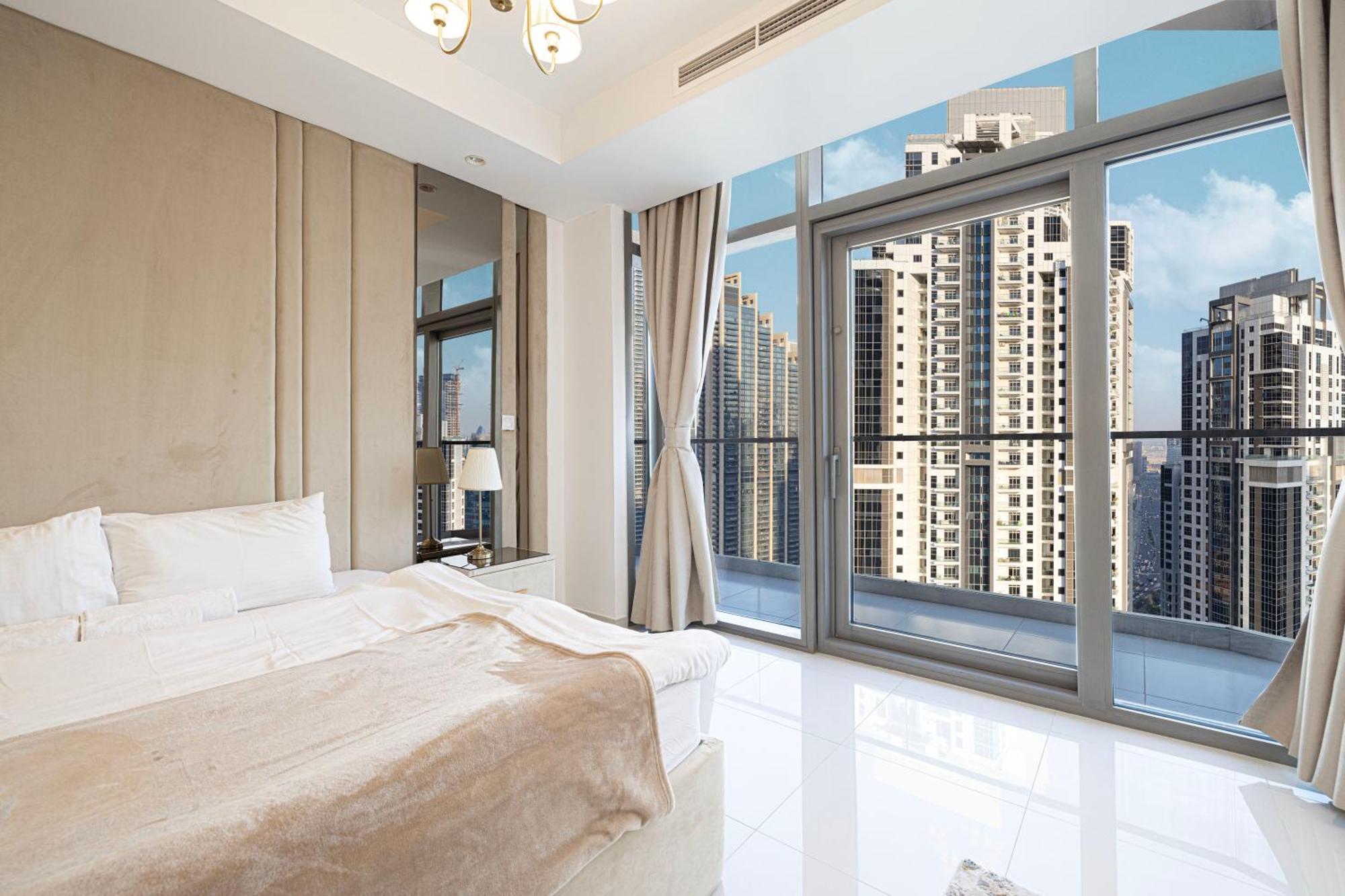 Infinity Pool & Burj Khalifa View L Luxe Paramount 迪拜 外观 照片